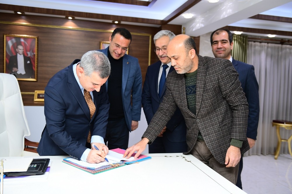 Yeşilyurt Belediyesi’nde toplu sözleşme imzaladı 