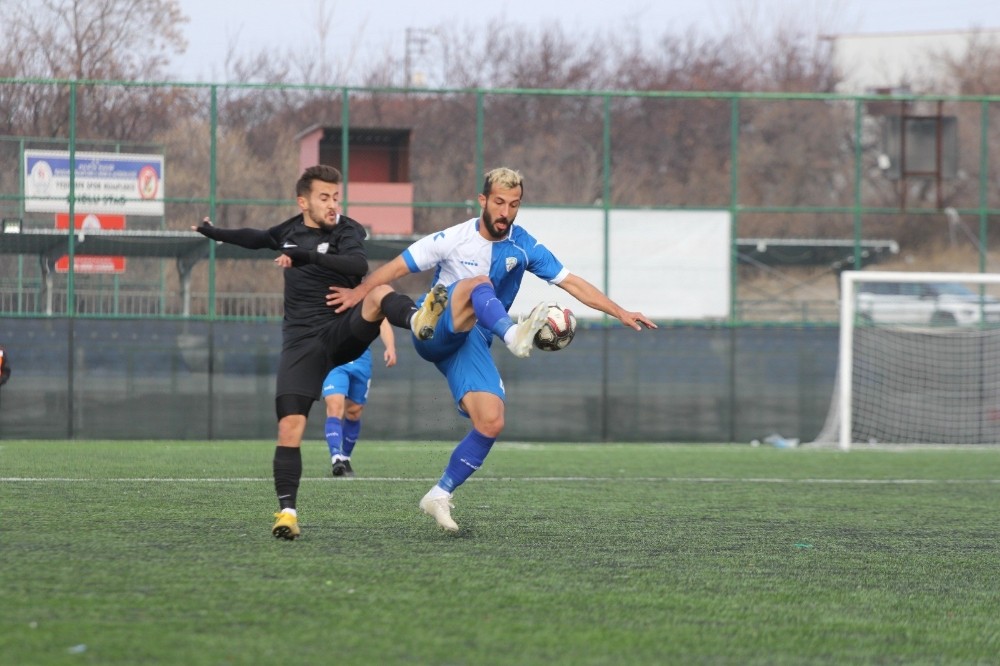 Yeşilyurt Belediyespor geriye düştüğü maçı çevirdi 
