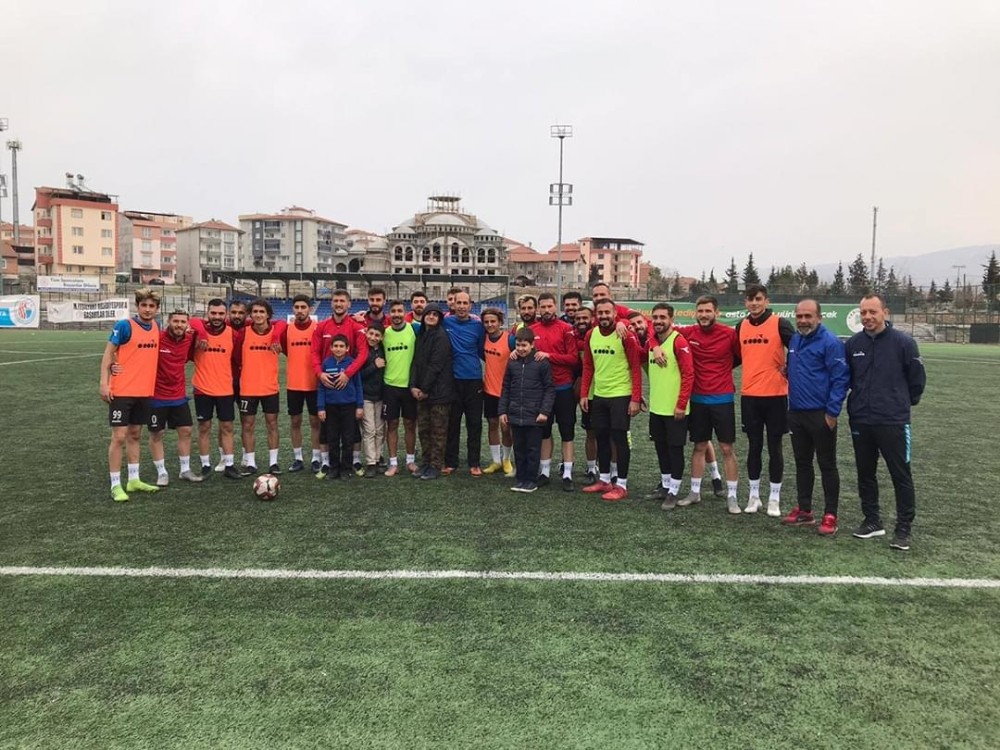 Yeşilyurt Belediyespor kampa giriyor 