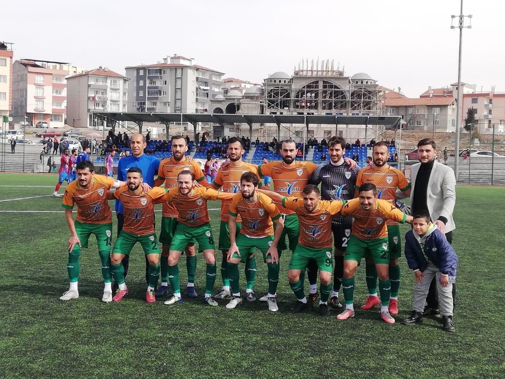 Yeşilyurt Belediyespor şampiyonluk yarışını sürdürüyor 