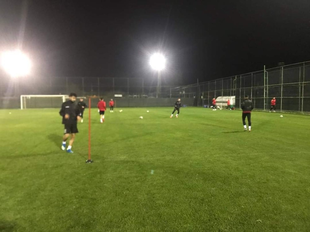 Yeşilyurt Belediyespor’da Antalya kampı sürüyor 