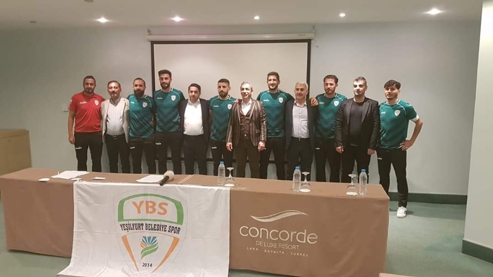 Yeşilyurt Belediyespor’dan yeni transferlere toplu imza 