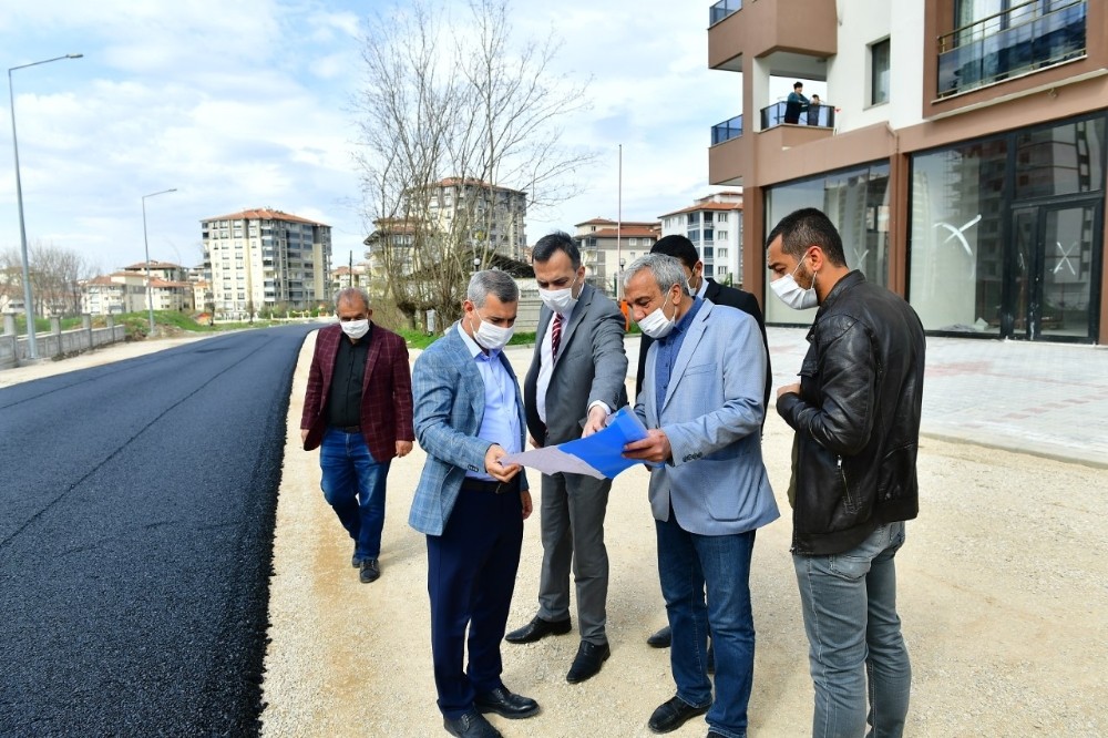Yeşilyurt’ta asfalt çalışmaları son sürat 