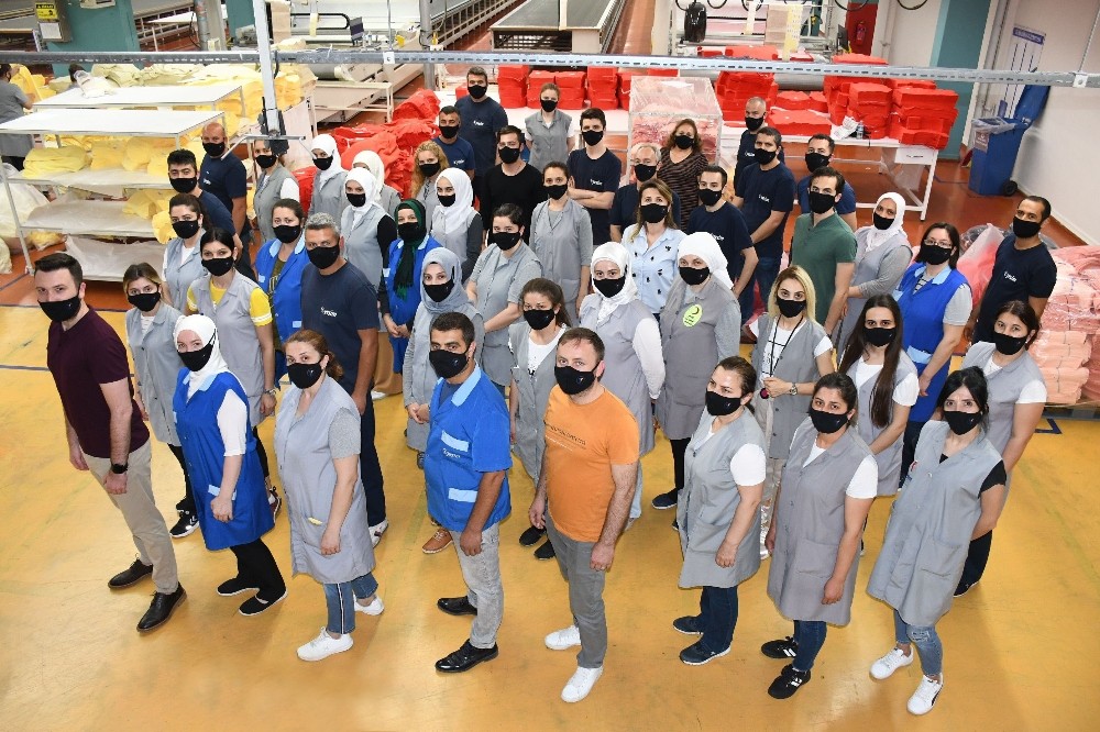 Yeşim’in maskeleri ihracattan önce çalışanlarına 
