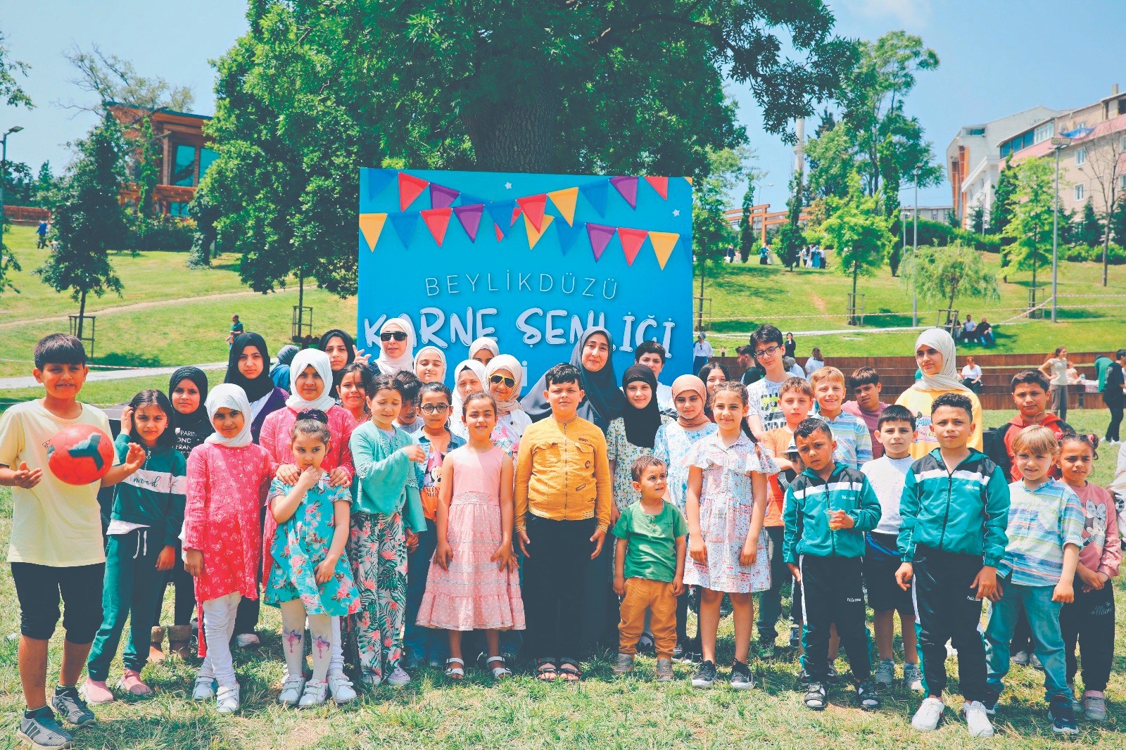 Yetim çocuklar Karne Şenliği’nde buluştu