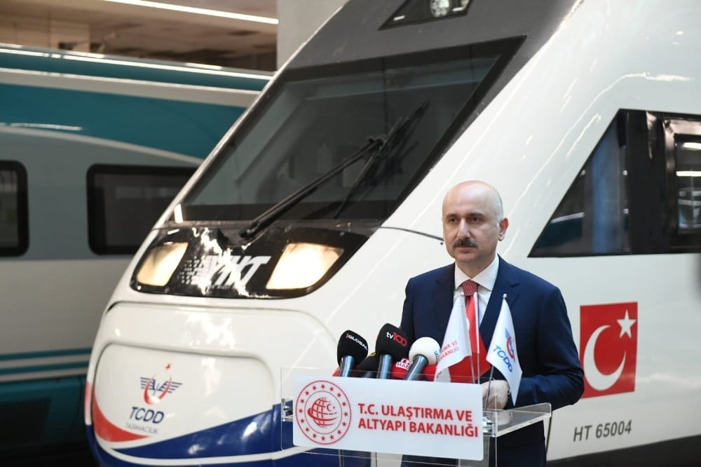 YHT’ler yeniden seferlerine başladı 