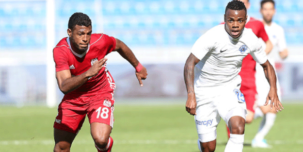 Yiğido, Kasımpaşa'yı kendi evinde yıktı geçti