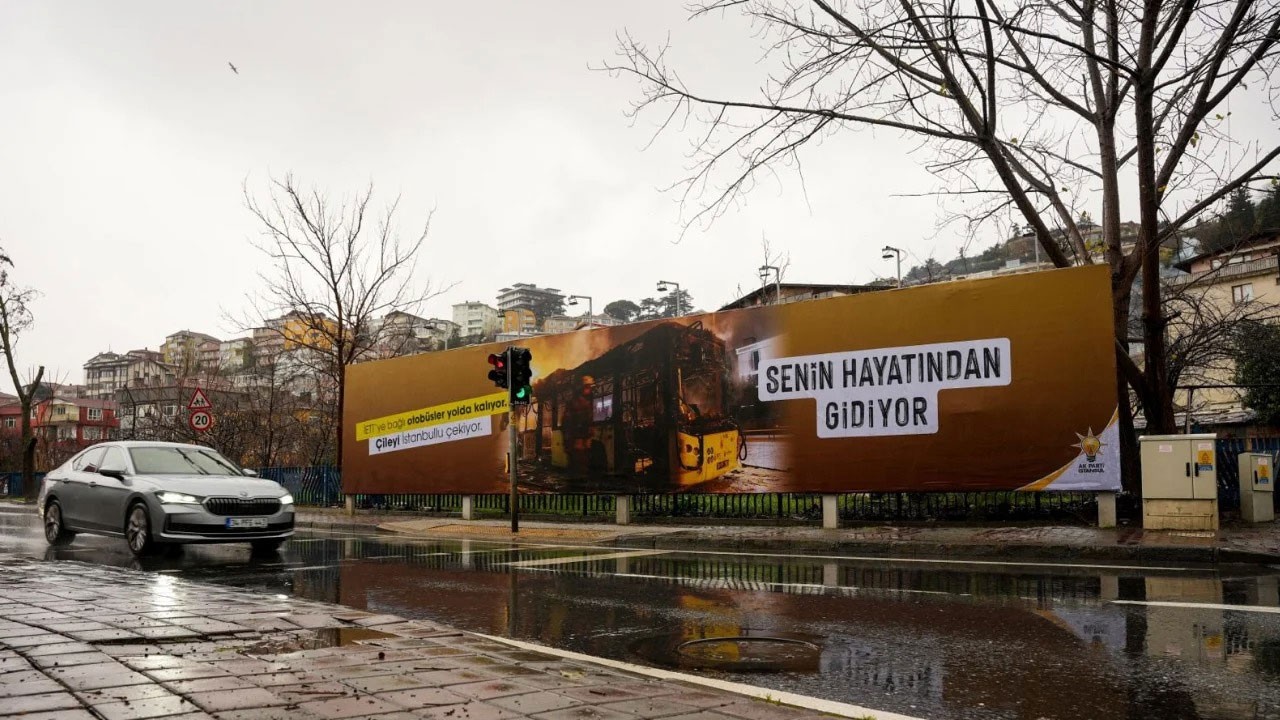 ‘Yiğitseniz Yalanlayın!’ İBB’nin 'afiş' karın ağrısı deşifre oldu