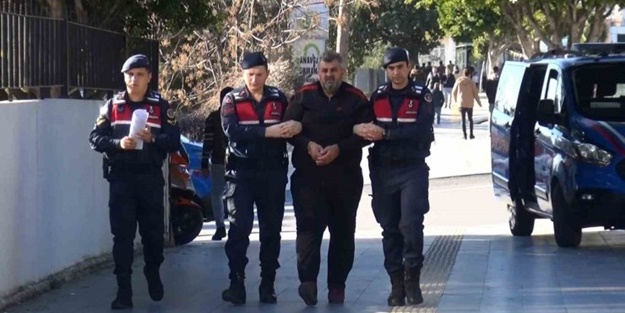 Yıkılan binanın müteahhidi kendini böyle savundu: Depremden sonra tek tek gezdim