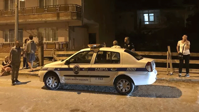 Yıkılma tehlikesi olan bina tahliye edildi