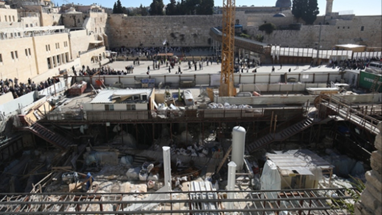 Yıkılmak üzere! Siyonistler, Mescid-i Aksa'nın altını köstebek gibi oydular!
