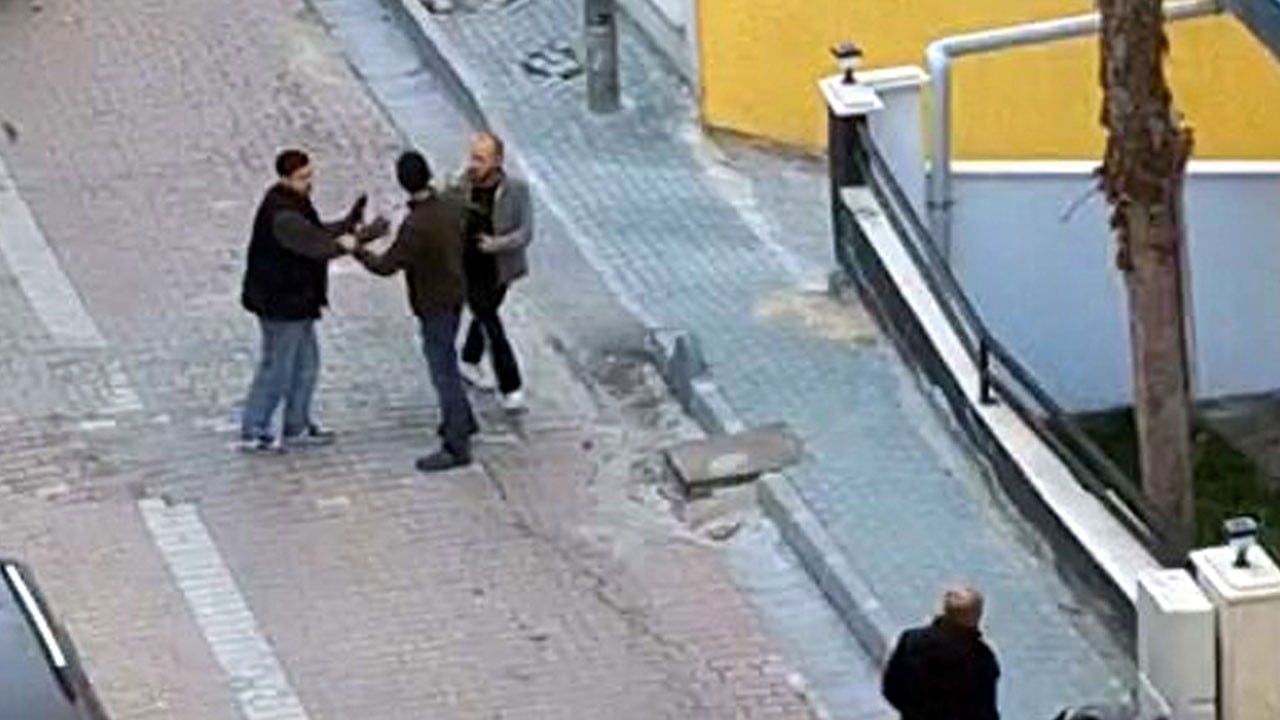 Yıkım alanı savaş yerine döndü! İşçiler satırla birbirine girdi