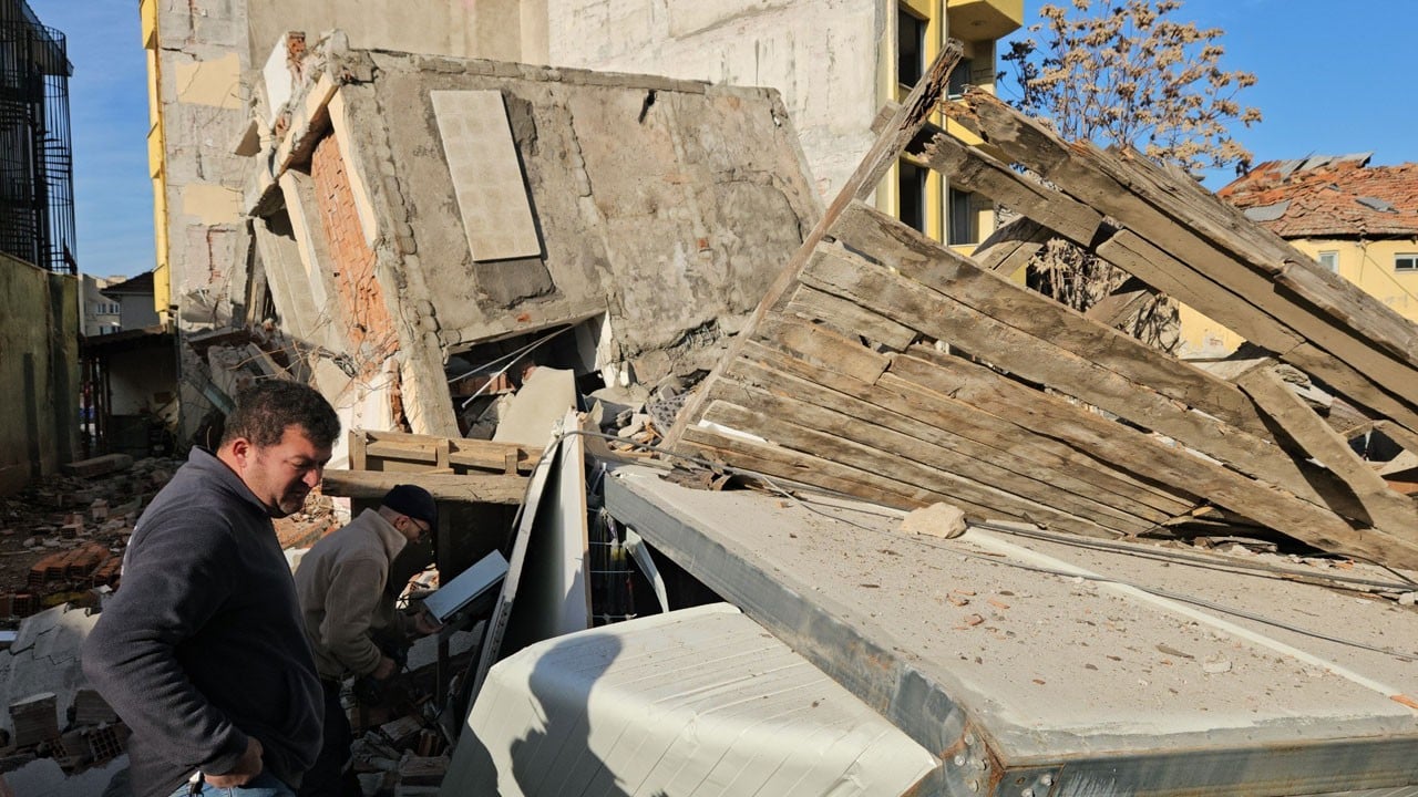 Yıkım sırasında facianın eşiğinden dönüldü