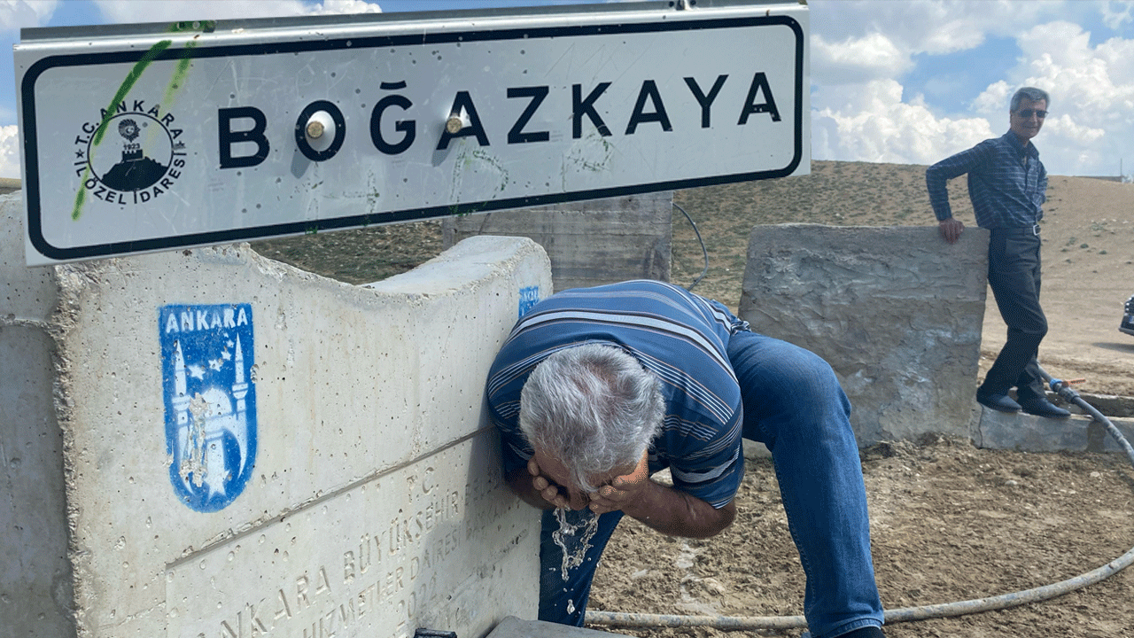 Yıl 2025, yer başkent: Ankara'da utandıran görüntüler! Her gün 25 km yol gidip atla eşekle evlerine su taşıyorlar!