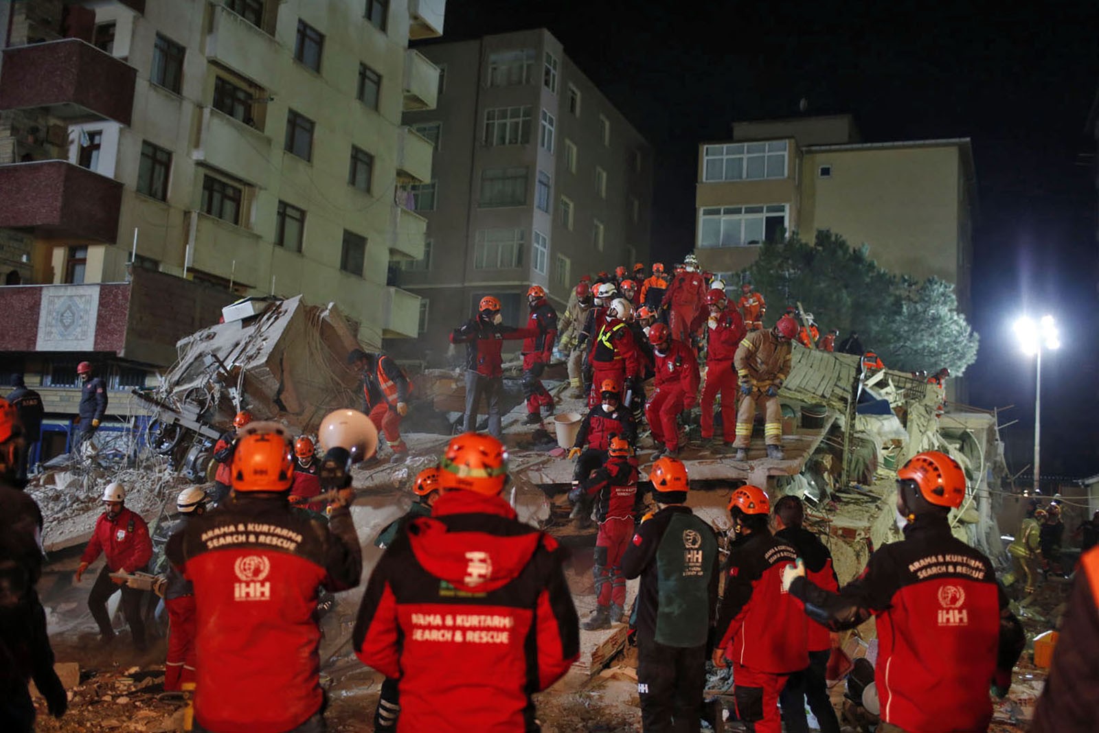 Yıl boyunca hem aradılar, hem kurtardılar