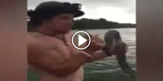 Yılan az kalsın dilini ısırıyordu!