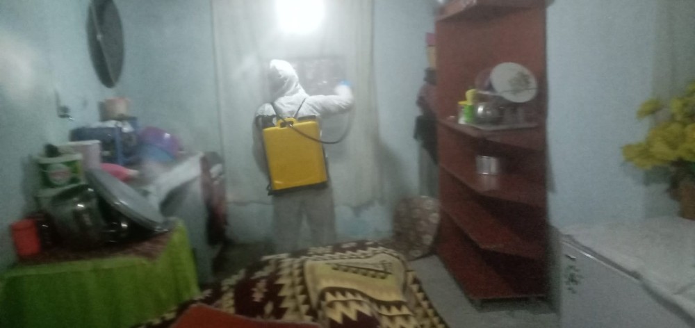 Yılan görülen ev ilaçlandı 