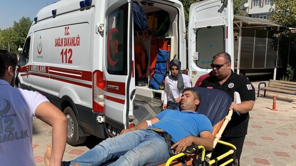 Yılanın soktuğu kişi hastaneye kaldırıldı 