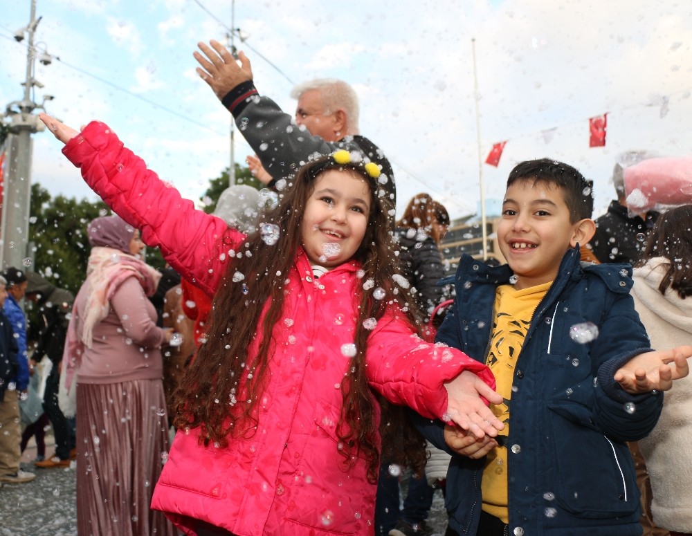 Yılbaşı Festivali’nde eğlence sürüyor 