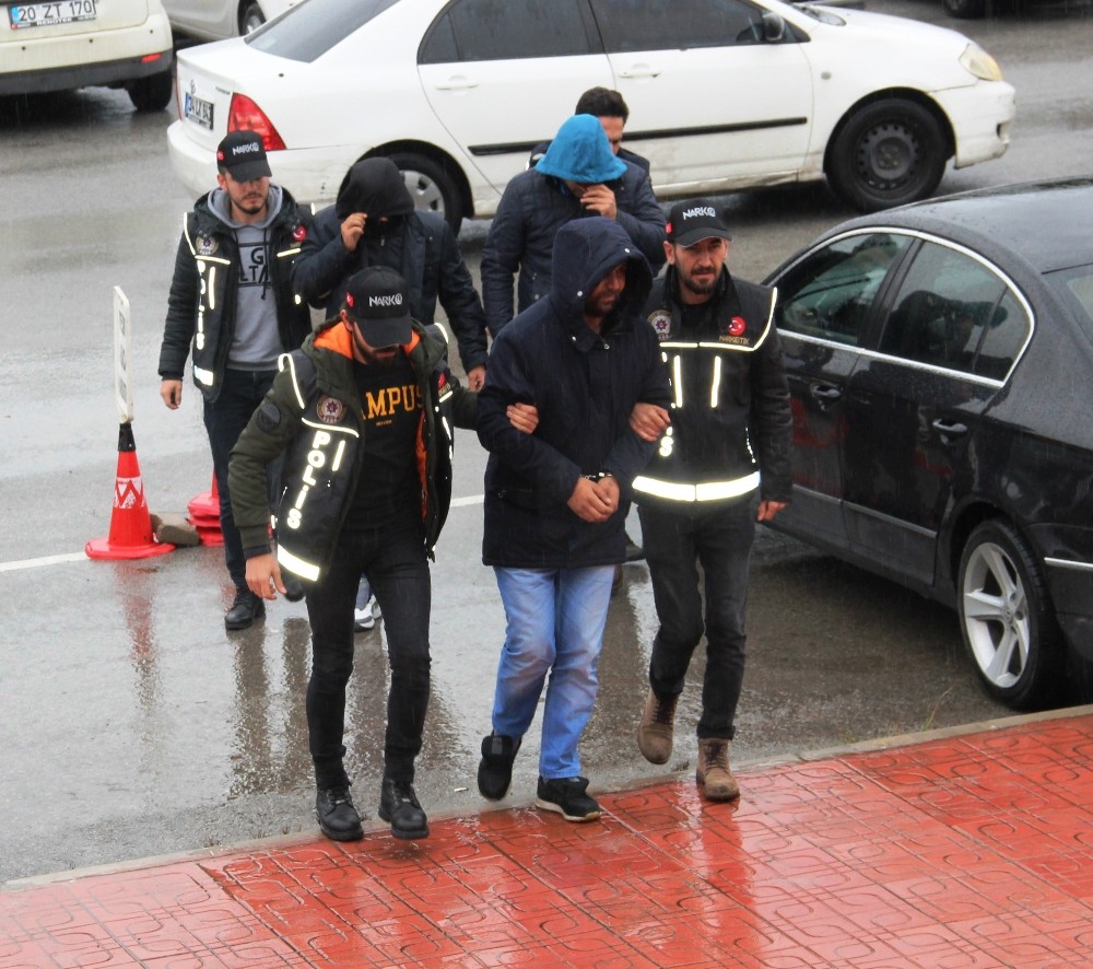 Yılbaşı gecesi satacaklardı, yakalandılar 