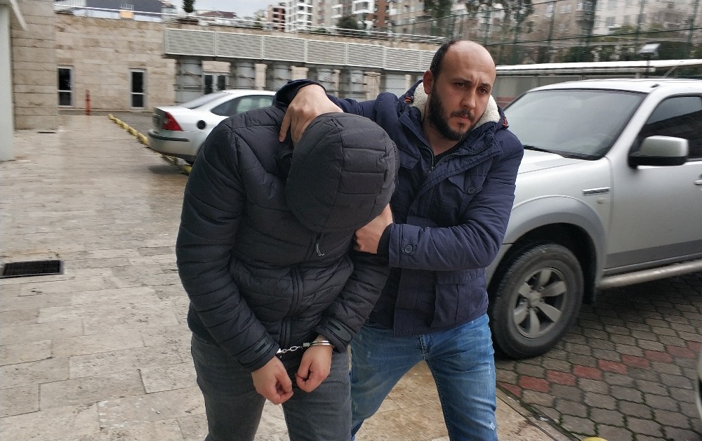 Yılbaşı gecesi uyuşturucu satarken yakalandı 