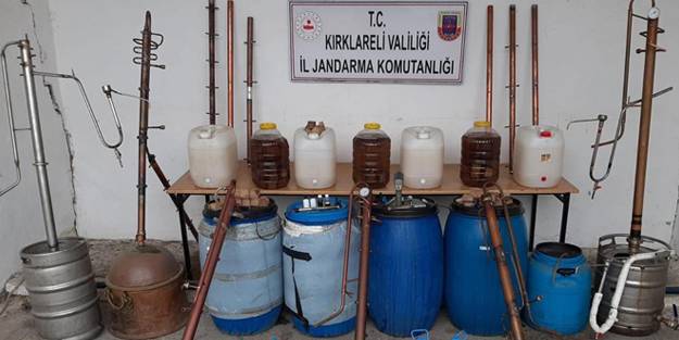 Yılbaşı öncesi piyasa süreceklerdi! 20 ton sahte alkol ele geçirildi