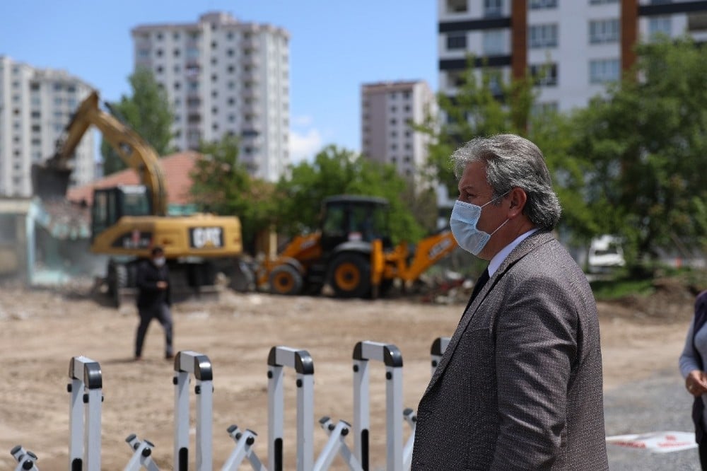 Yıldırım Beyazıt mahallesinde gecekondular yıkıldı, yerine okul yapılacak 