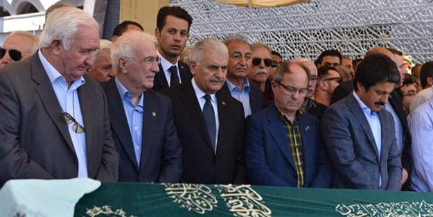 Yıldırım Akkaya’nın cenaze törenine katıldı