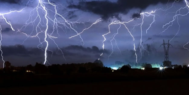 Yıldırım isabet eden 63 kişi yaşamını yitirdi