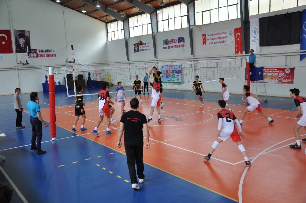 Yıldız erkekler voleybol grup müsabakaları sona erdi 