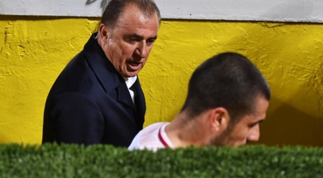 Yıldız futbolcu Eren Derdiyok, TL üzerinden ödemeye karşı çıktı