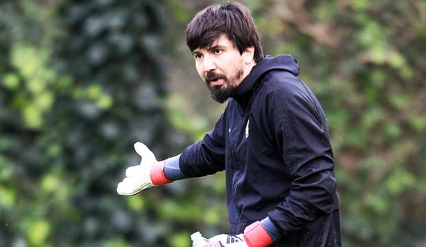 Yıldız futbolcu Tolga: Bizi niye...