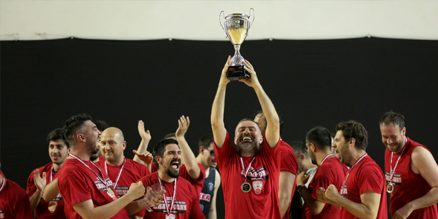 Yıldız Holding Basketbol Takımı Türkiye şampiyonu oldu