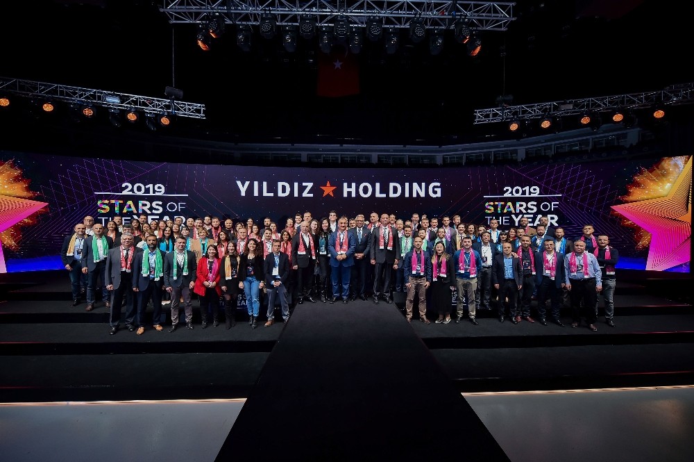 Yıldız Holding ‘Senenin Yıldızları’nı ödüllendirdi 