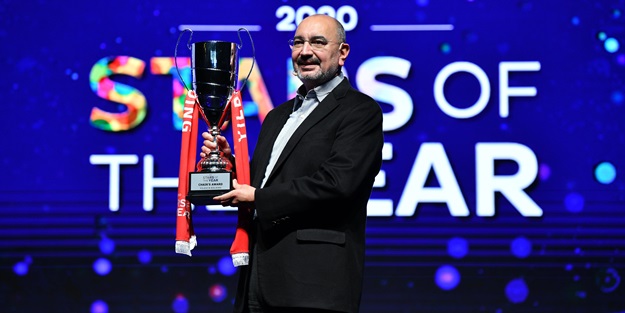 Yıldız Holding’den Cem Yılmaz’lı, bol kahkahalı Senenin Yıldızları Ödül Töreni