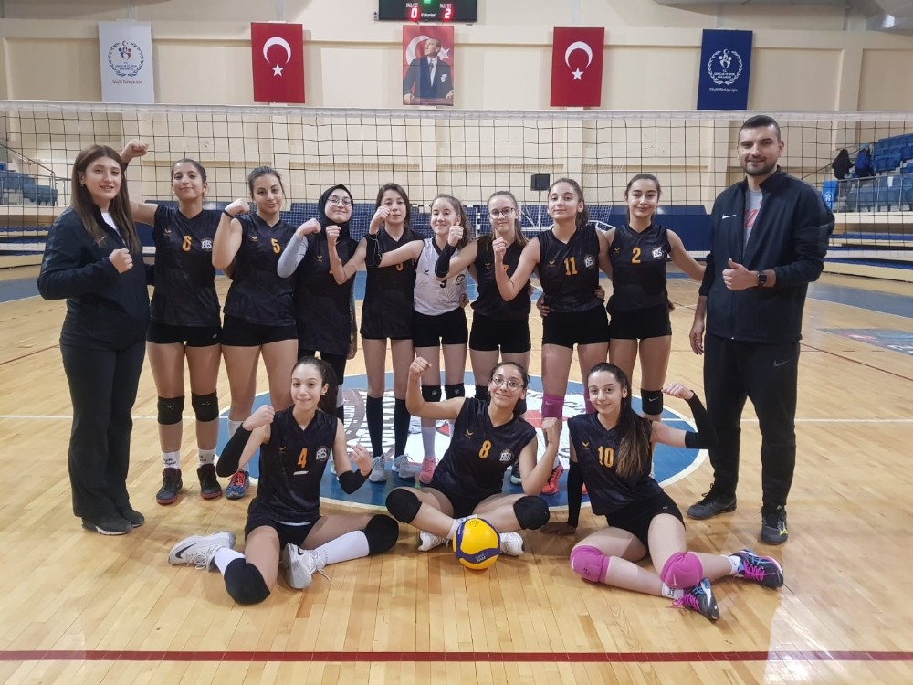 Yıldız kızlarda birincilik yine Bozüyük Belediyesinin 
