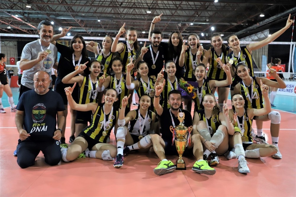 Yıldız Kızlar’da Türkiye Şampiyonu ‘Fenerbahçe’ 