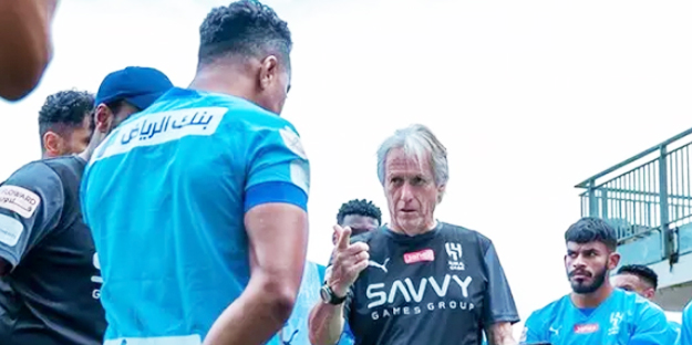 Yıldız oyuncu Benzema'ya Arabistan'da Jesus şoku! Yok artık...