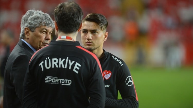 Yıldız oyuncudan sevindiren haber