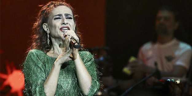 Yıldız Tilbe'nin konserinde tepki çeken görüntüler