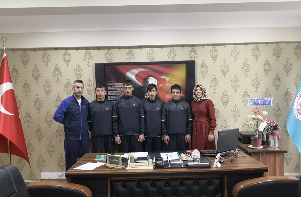 Yıldızeli, güreşte nefes kesti 