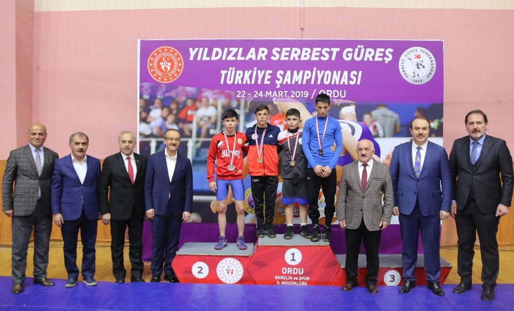 Yıldızlar Serbest Güreş Şampiyonası başladı 