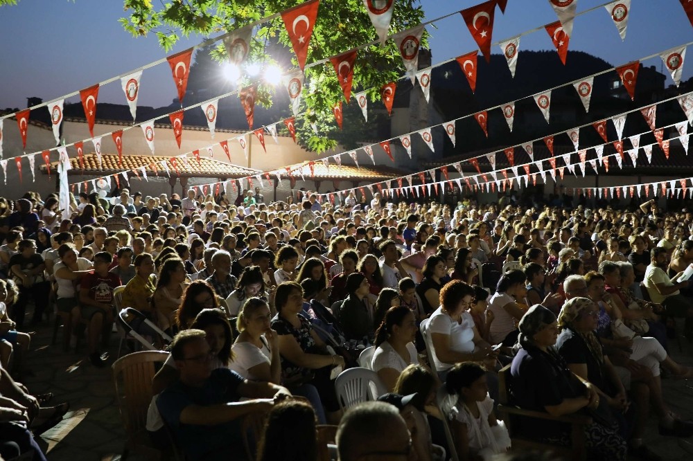 Yıldızların altında yazlık sinema keyfi 