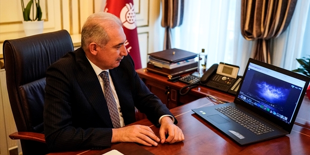 Yılın fotoğraflarında İBB Başkanı Mevlüt Uysal'ın tercihi 'Boğazın şimşekleri' oldu