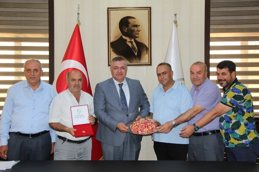 Yılın ilk antepfıstığına GTB’den altın ödülü 
