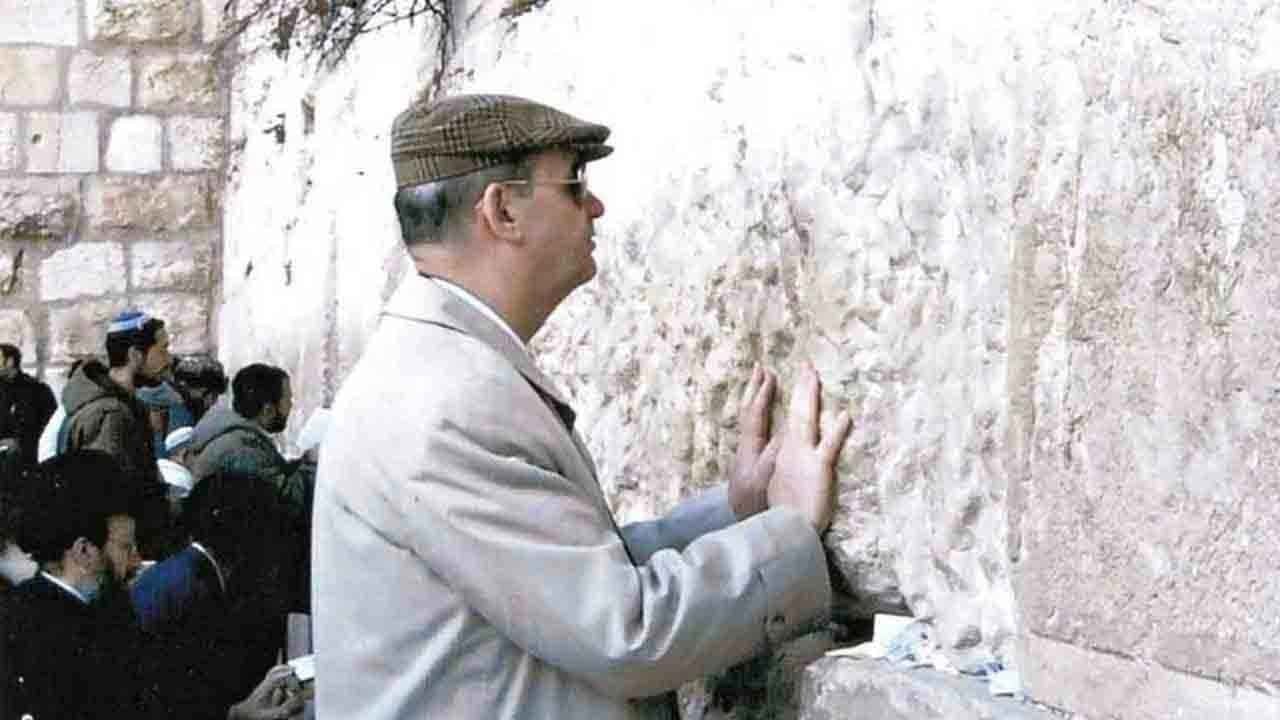 Yıllar önce bir tek Akit yayınlamıştı... Tepkilerin odağındaki Başbuğ'un fotoğrafı yine gündemde