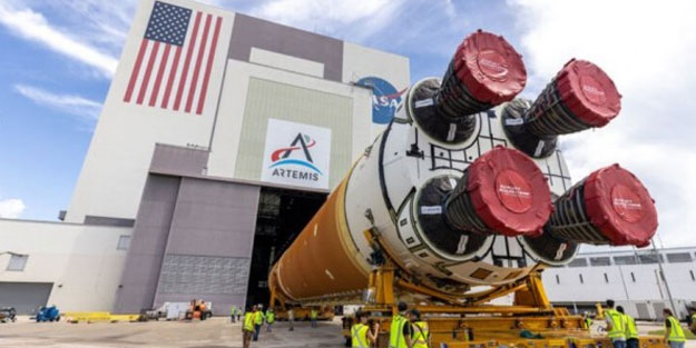 Yıllar sonra Ay’a ilk insanlı uçuş için geri sayım başladı