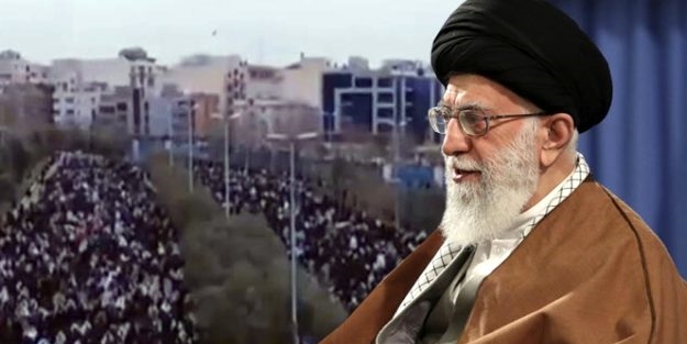 Hamaney'den Cuma hutbesinde Trump'a ağır sözler!