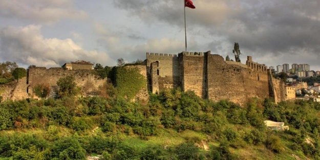 Yıllara meydan okuyan bir yapı: Trabzon Kalesi