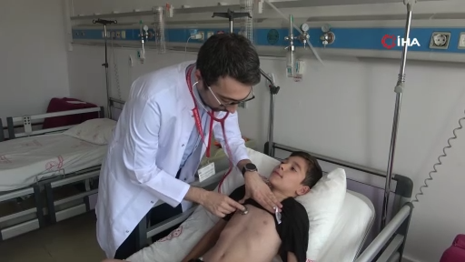 Yıllardır astım bronşit dediler, akciğerinde yumak çıktı!